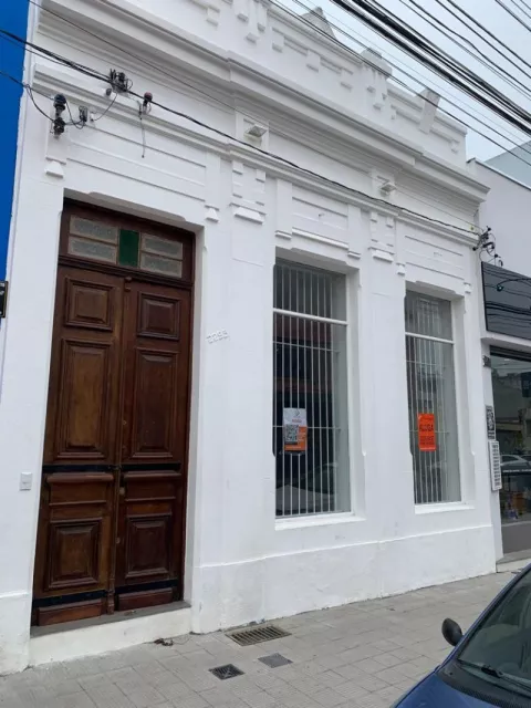 Casa Comercial com 1 banheiro e 104m² para alugar no bairro Centro, Pelotas