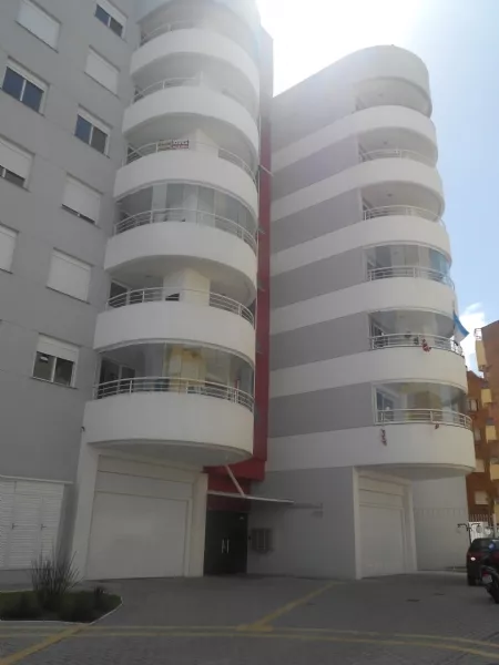 Apartamento com 3 quartos, 2 banheiros e 90m² para alugar no bairro Três Vendas, Pelotas