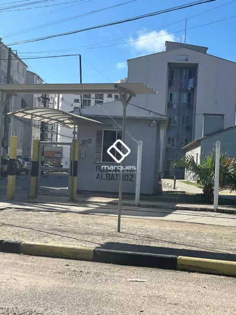 Apartamento com 2 quartos e 1 banheiro para alugar no bairro São Gonçalo, Pelotas