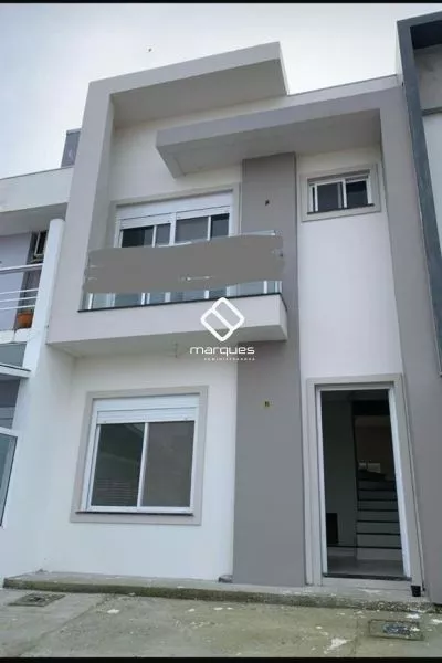 Sobrado com 3 quartos, 2 banheiros e 130m² à venda no bairro Laranjal, Pelotas