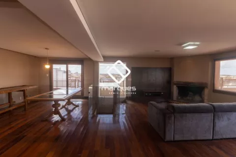 Cobertura com 3 quartos, 4 banheiros e 322m² à venda no bairro Centro, Pelotas